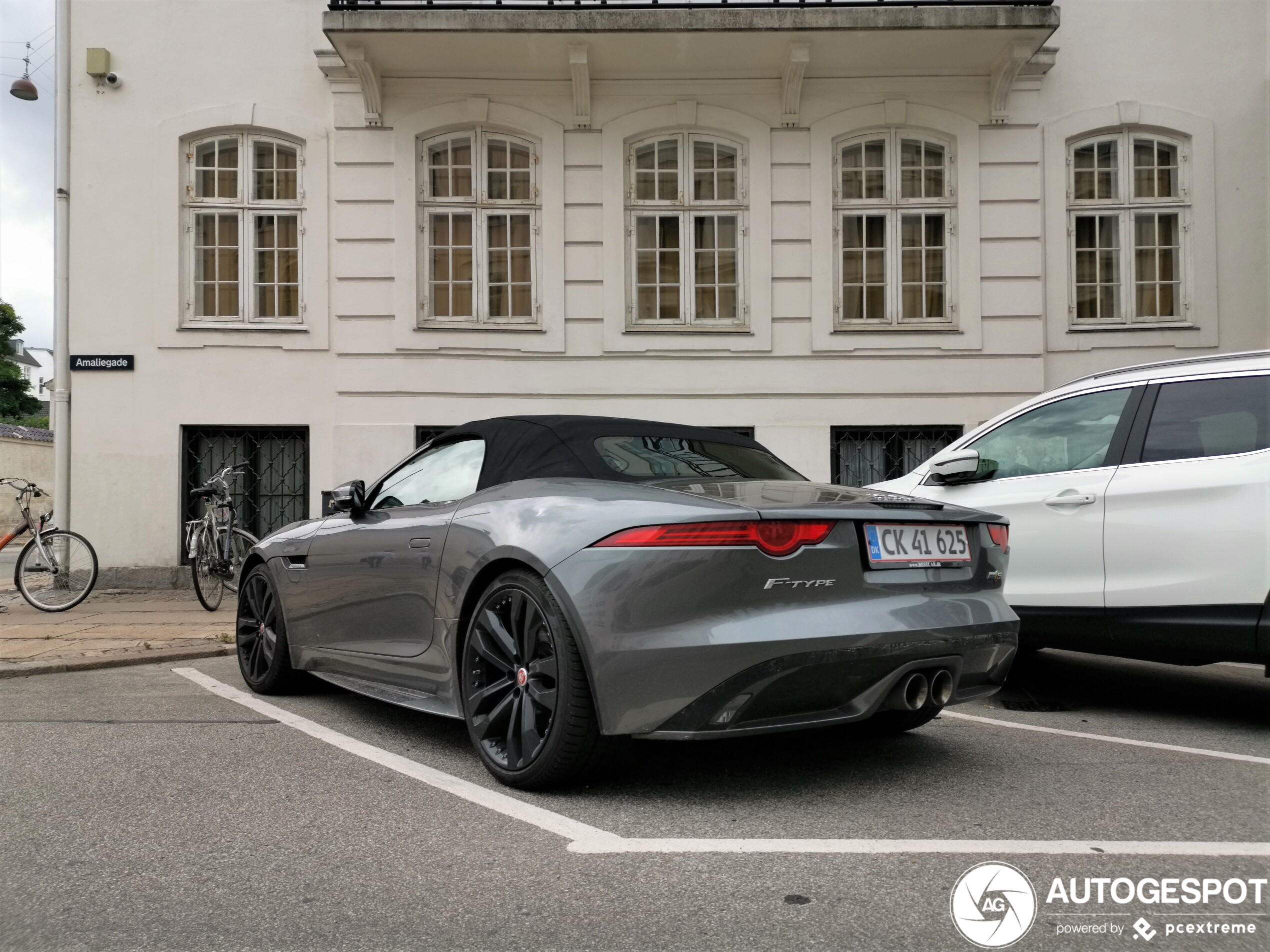 Jaguar F-TYPE S AWD Convertible