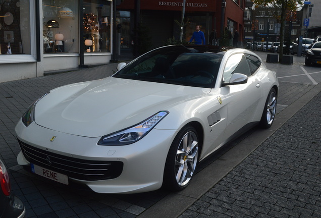 Ferrari GTC4Lusso T