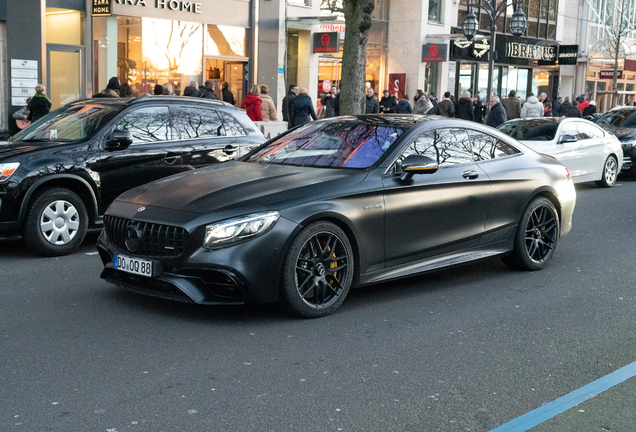 Mercedes-AMG S 63 Coupé C217 2018 Yellow Night Edition