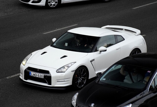 Nissan GT-R 2011