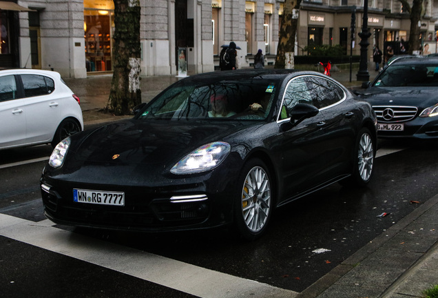 Porsche 971 Panamera Turbo