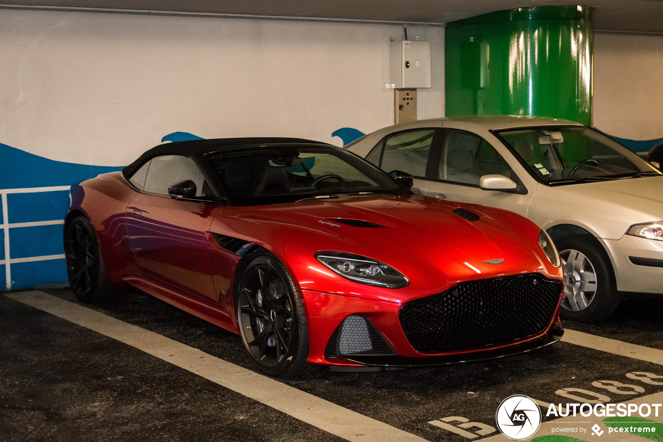 Aston Martin DBS Superleggera Volante