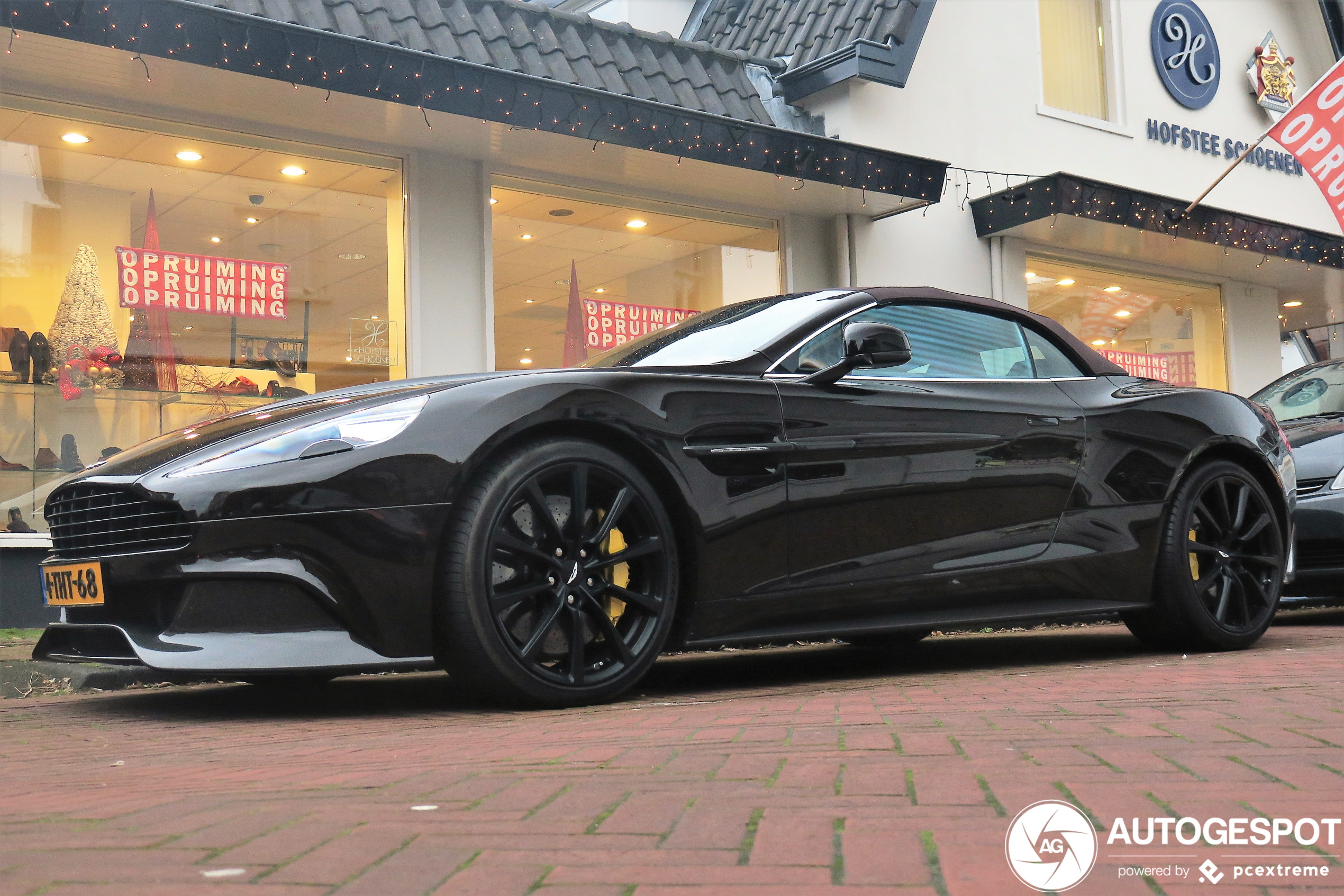 Aston Martin Vanquish Volante