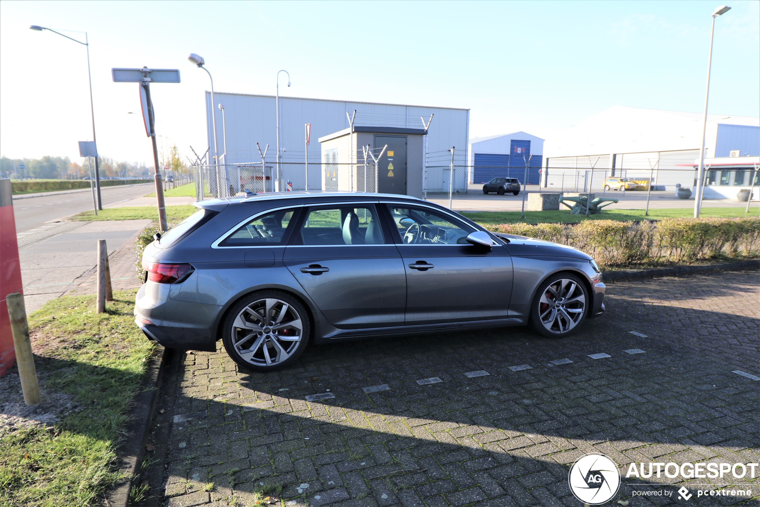 Audi RS4 Avant B9