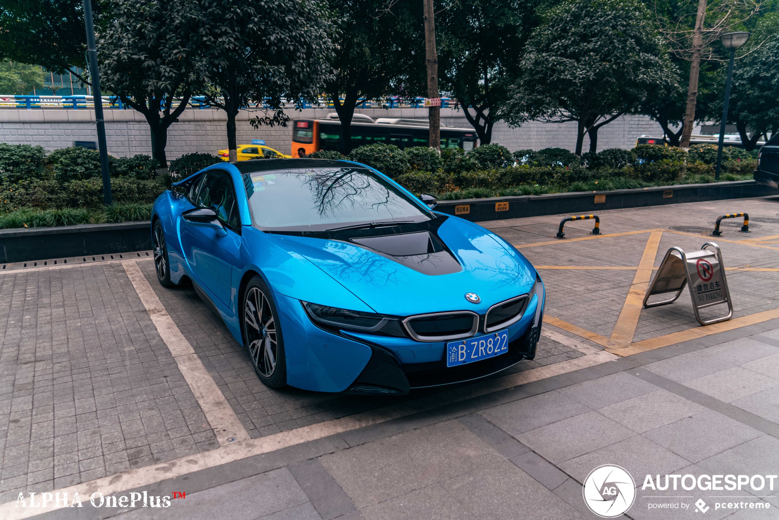 BMW i8