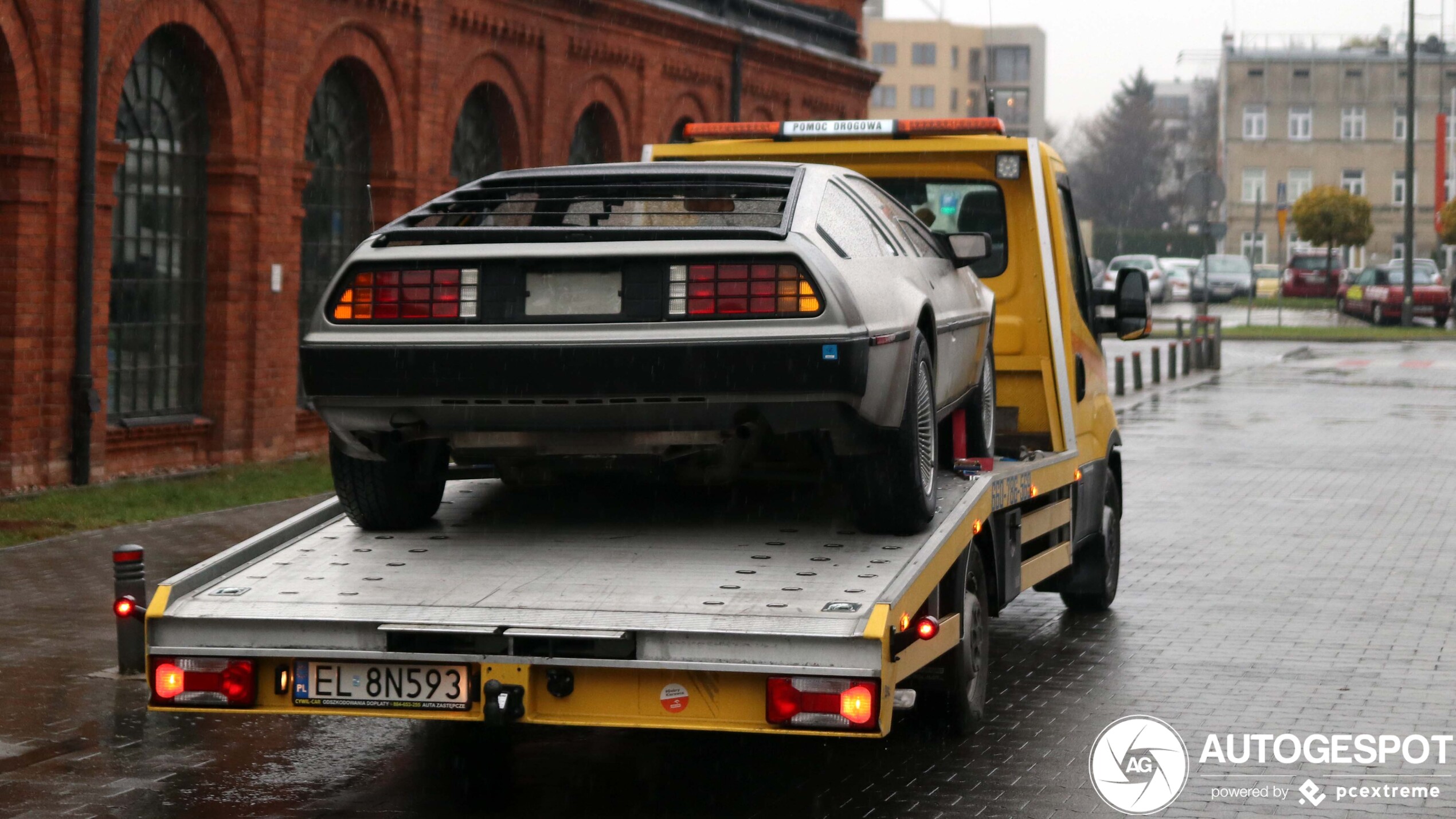 DeLorean DMC-12