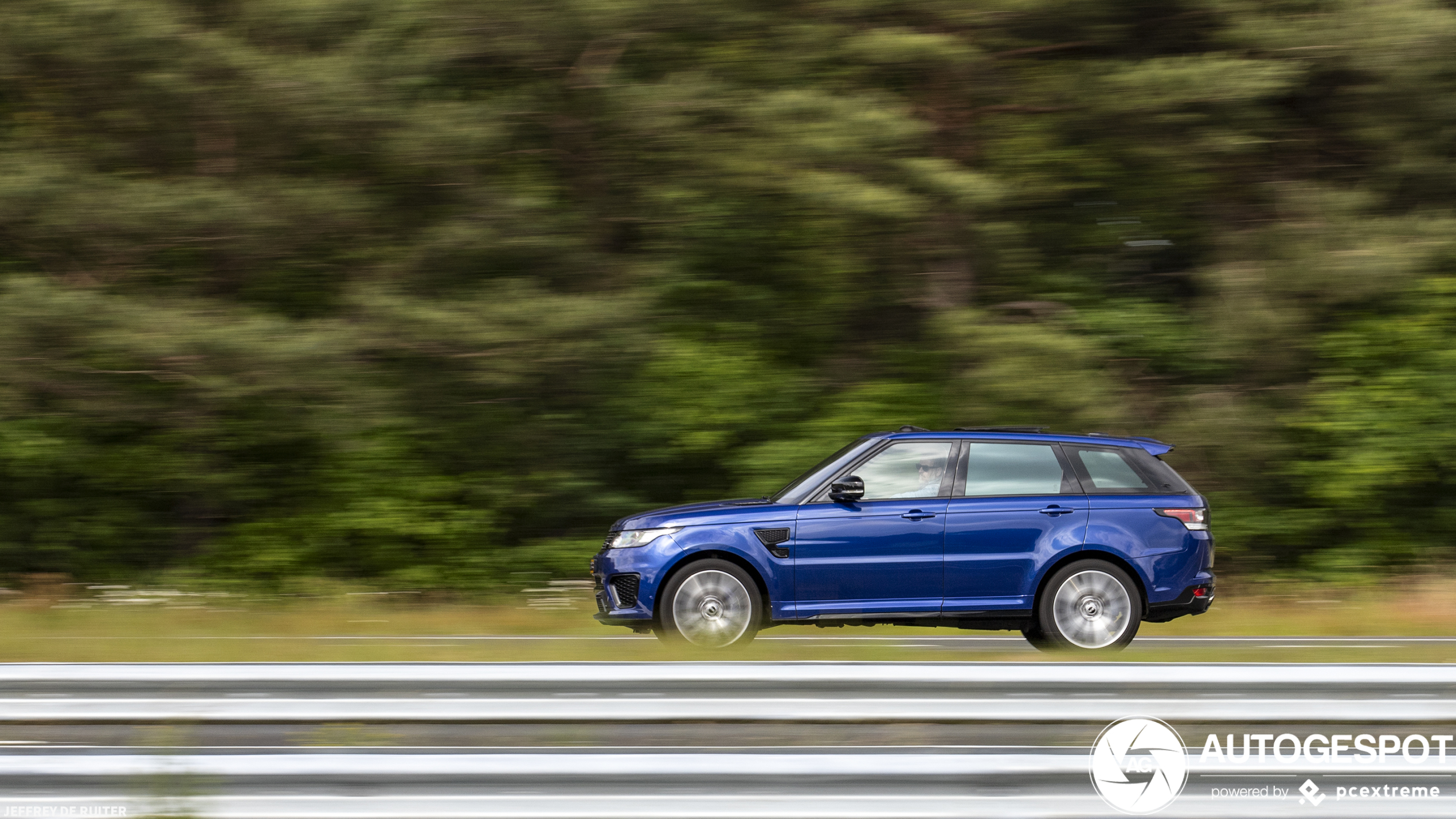 Land Rover Range Rover Sport SVR