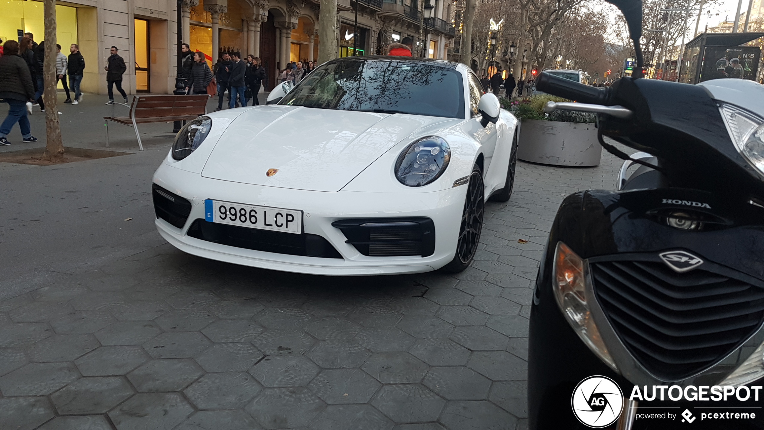 Porsche 992 Carrera 4S