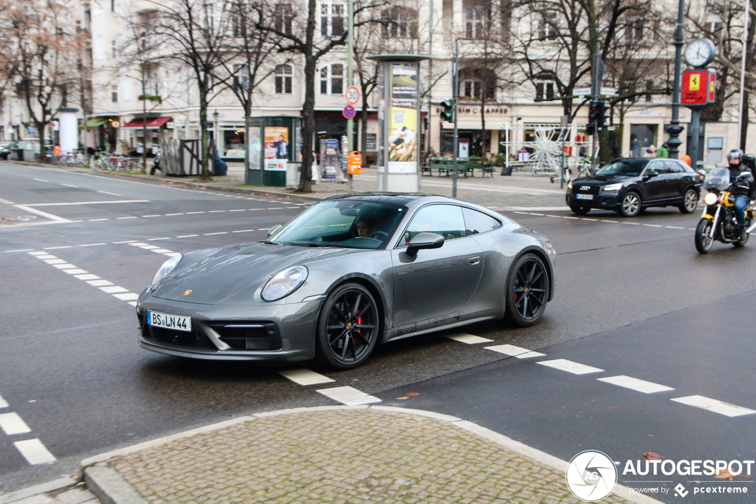 Porsche 992 Carrera 4S