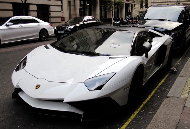 Lamborghini Aventador LP750-4 SuperVeloce Roadster