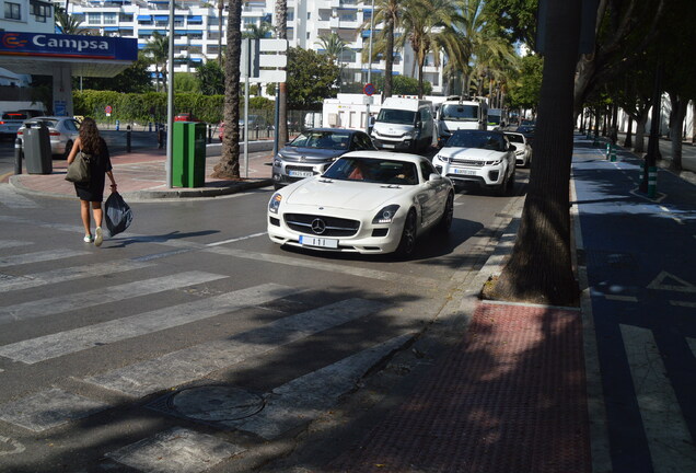 Mercedes-Benz SLS AMG