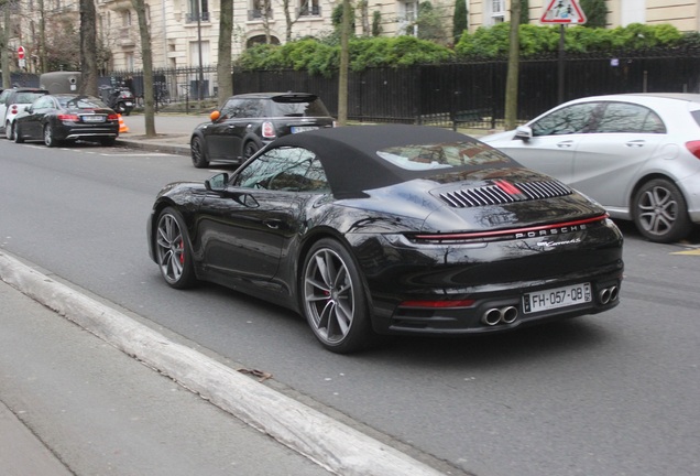 Porsche 992 Carrera 4S Cabriolet