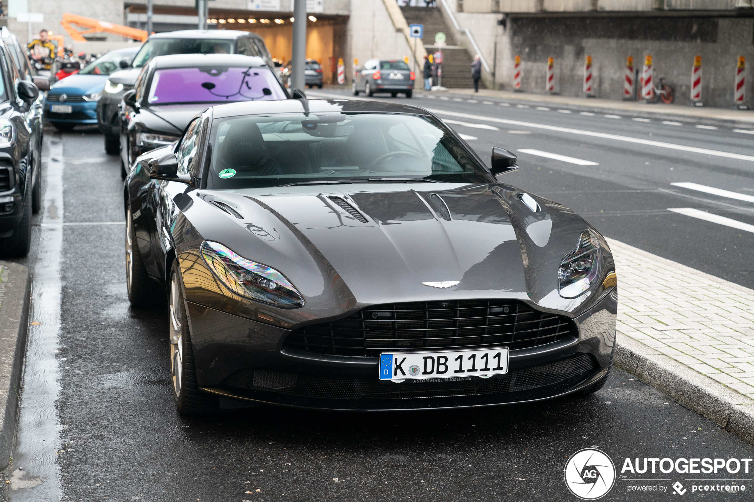 Aston Martin DB11 AMR