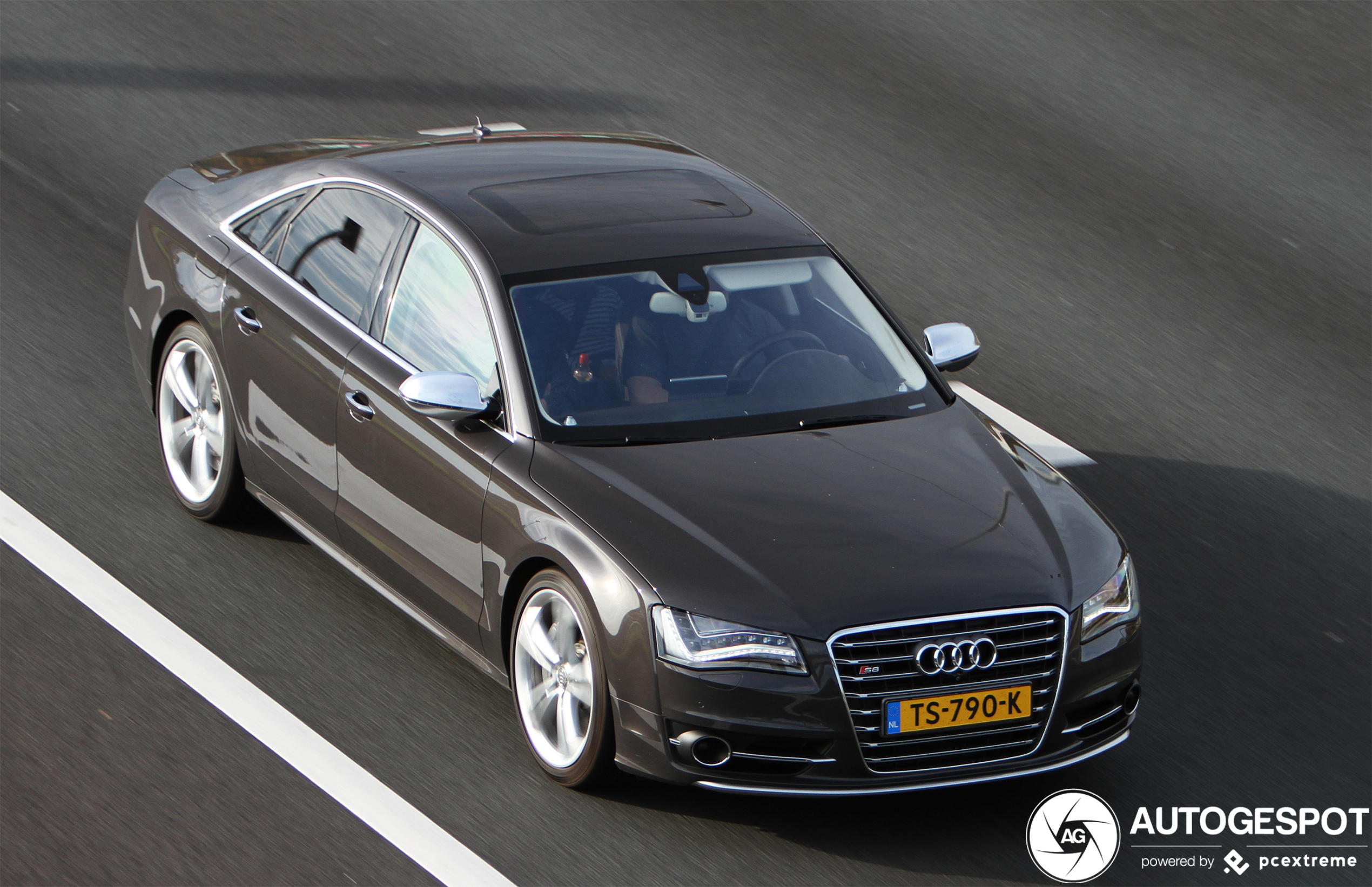 Audi S8 D4