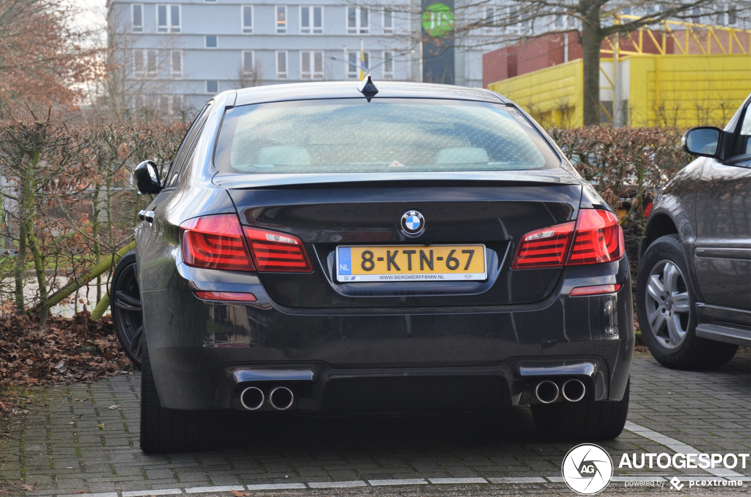 BMW M5 F10 2011