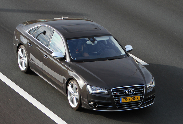 Audi S8 D4