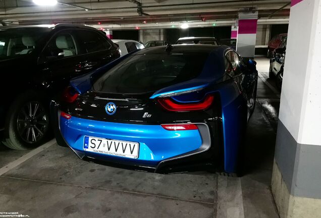 BMW i8