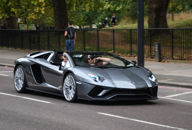 Lamborghini Aventador S LP740-4 Roadster