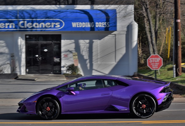 Lamborghini Huracán LP640-4 EVO