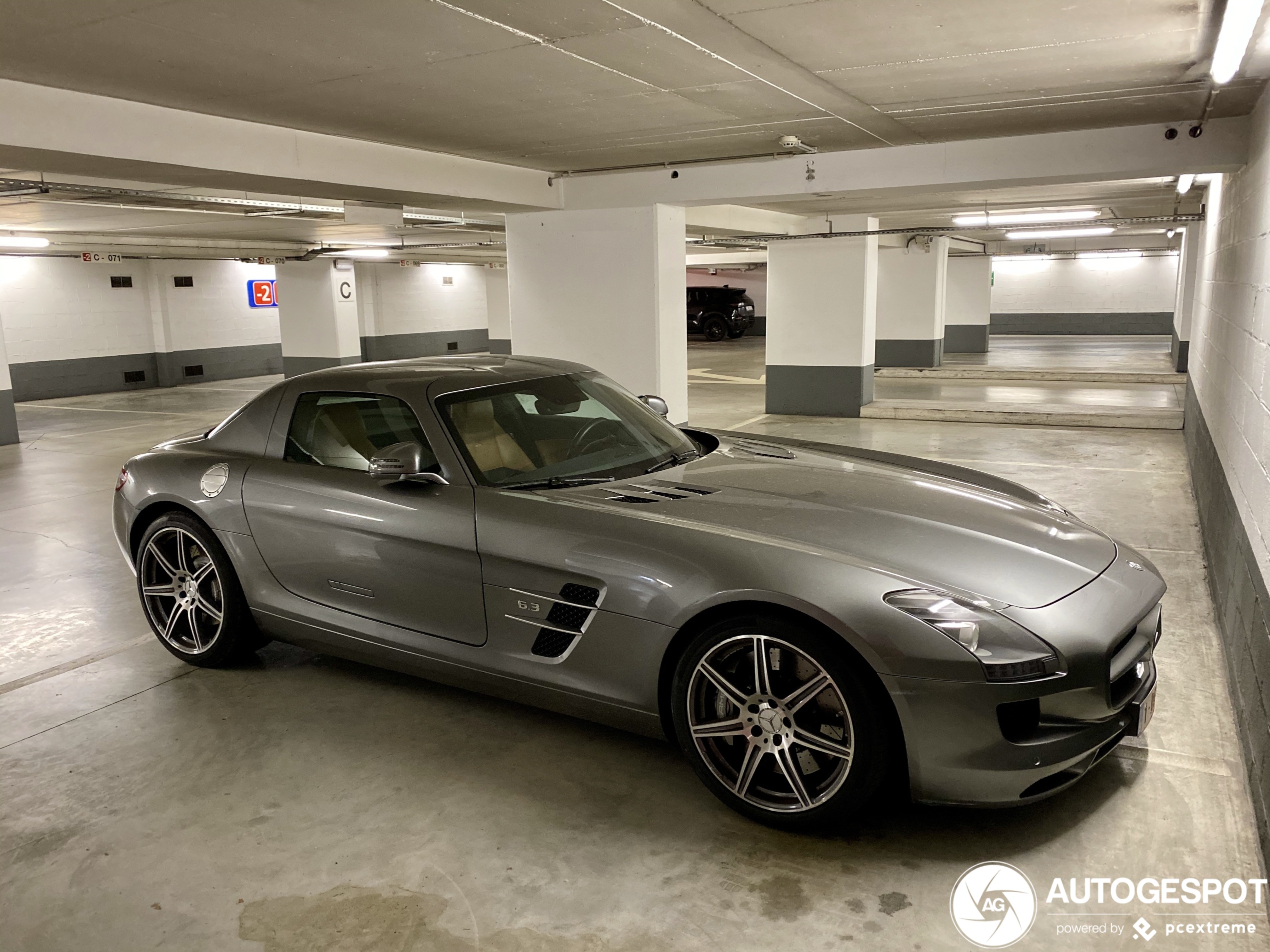 Mercedes-Benz SLS AMG