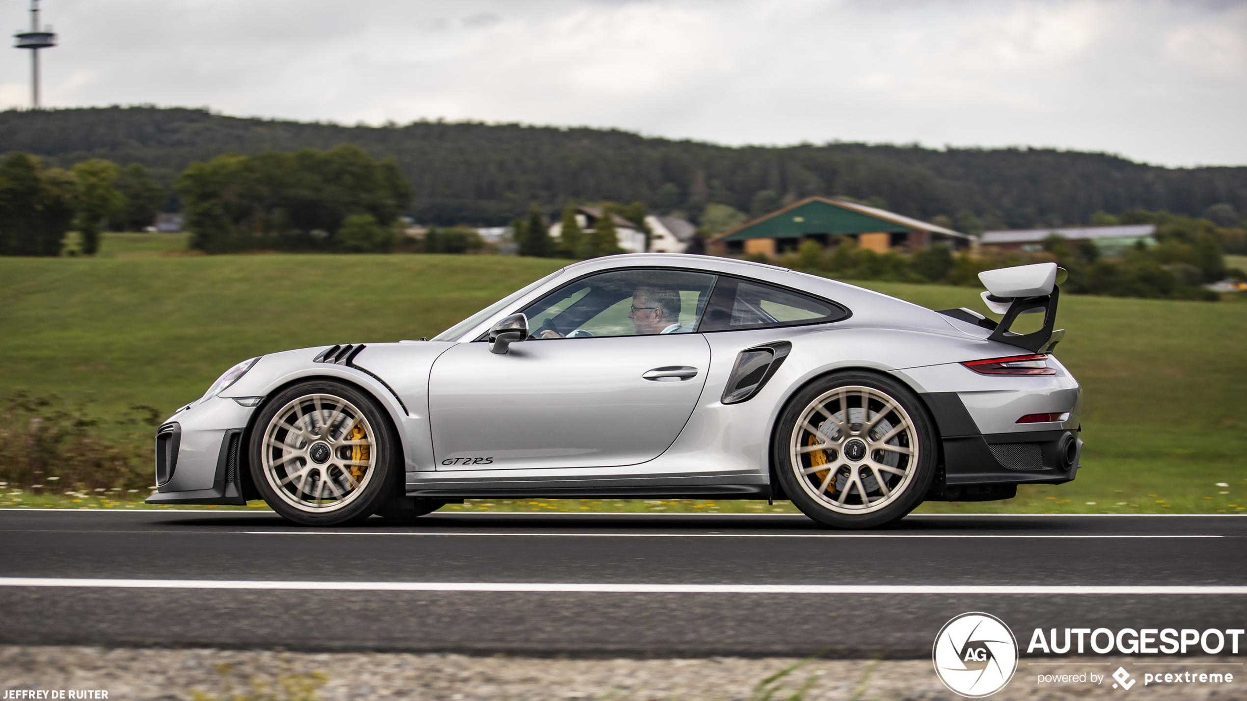 Porsche 991 GT2 RS Weissach Package