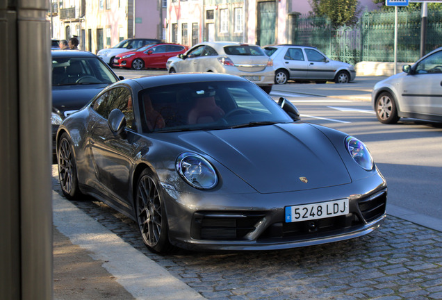 Porsche 992 Carrera 4S