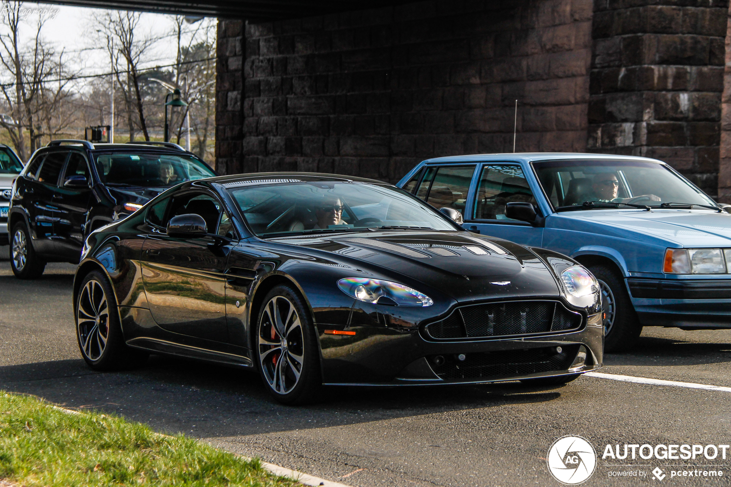 Aston Martin V12 Vantage S