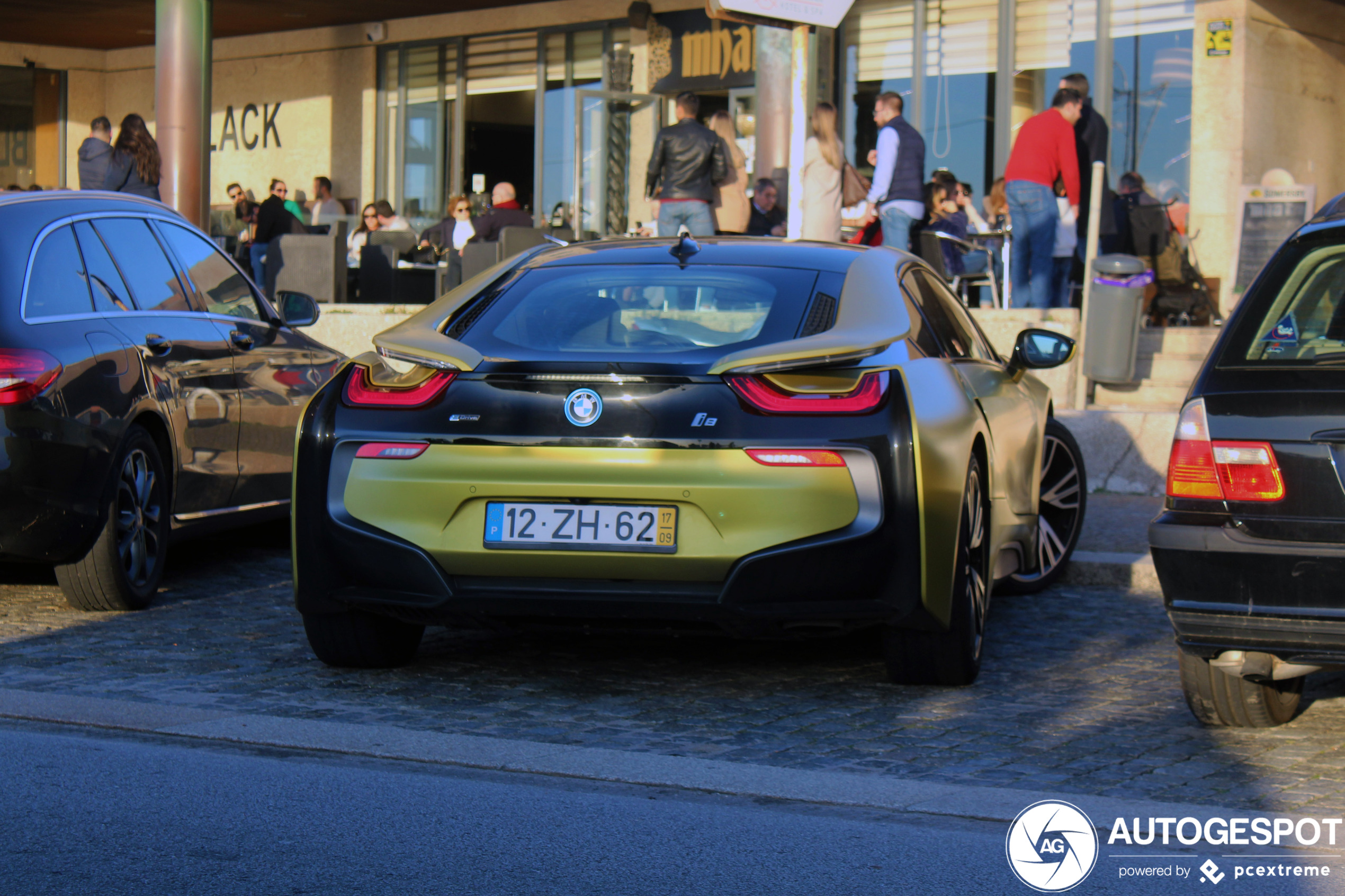 BMW i8 Protonic Frozen Yellow Edition