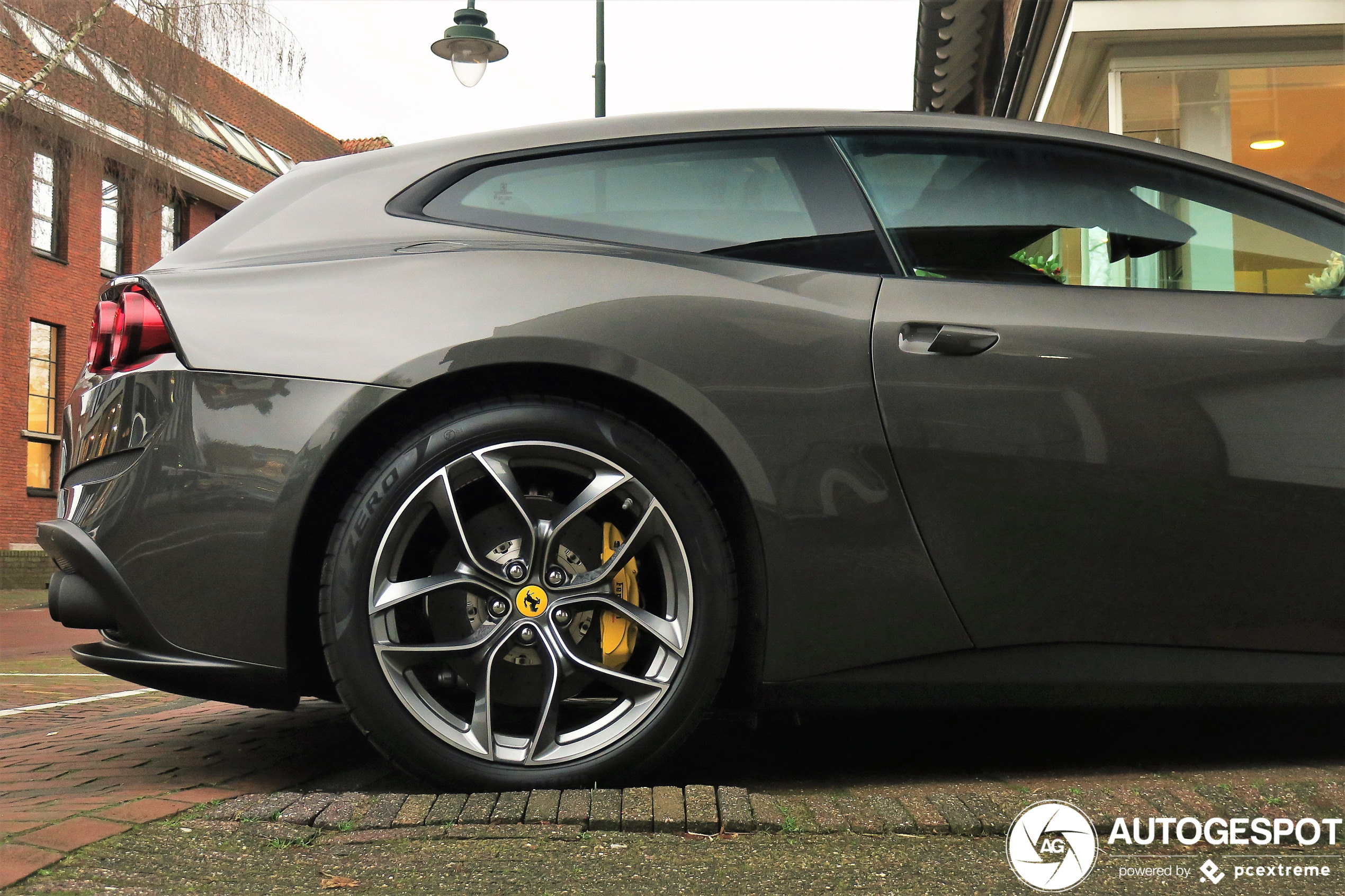 Ferrari GTC4Lusso T