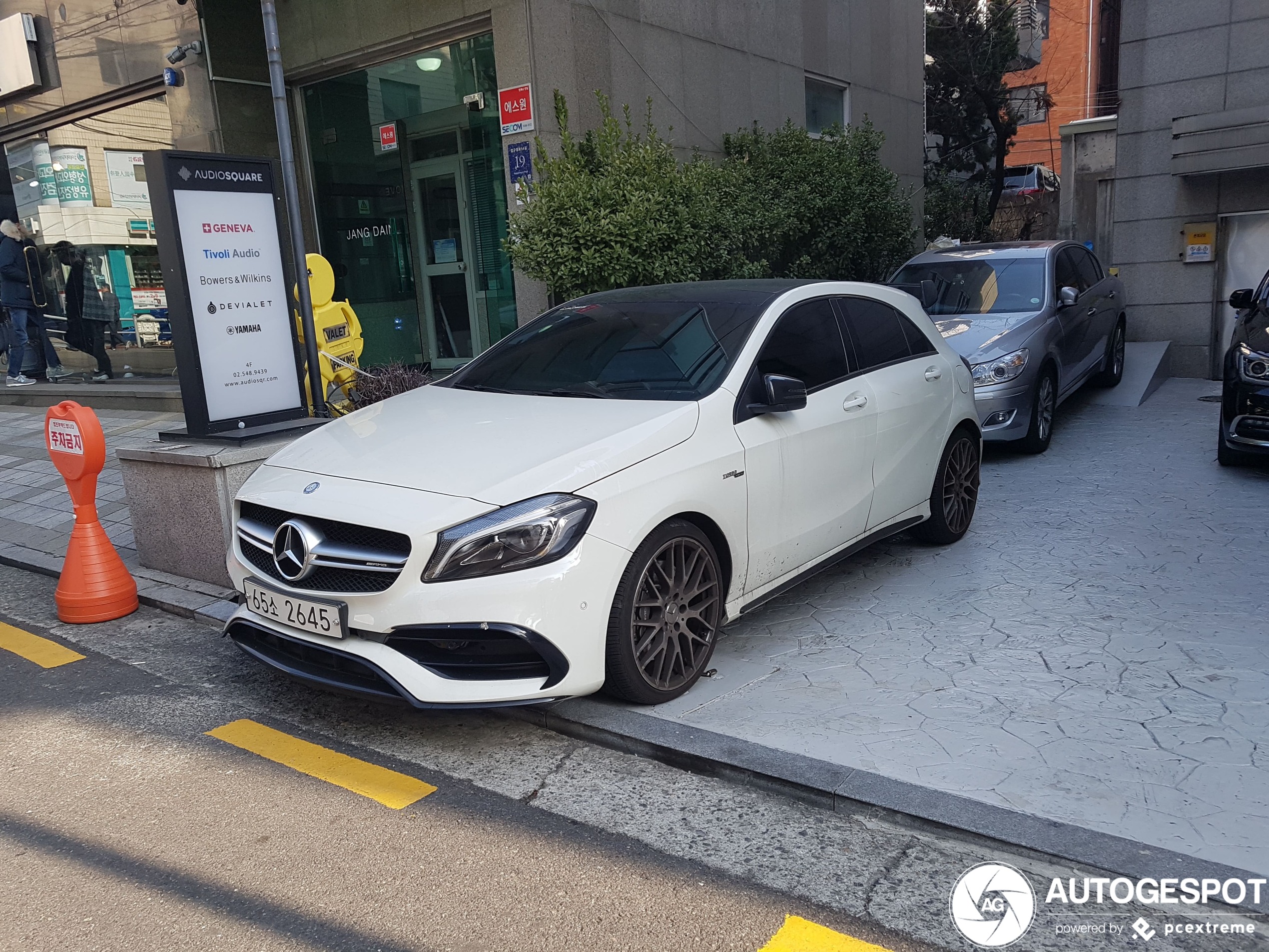 Mercedes-AMG A 45 W176 2015