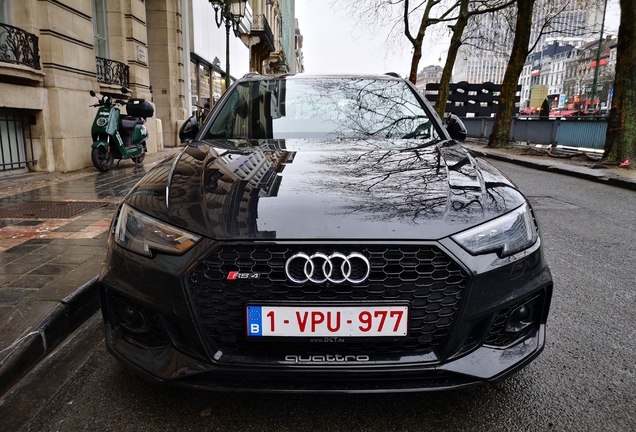 Audi RS4 Avant B9