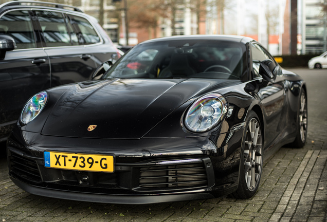 Porsche 992 Carrera 4S