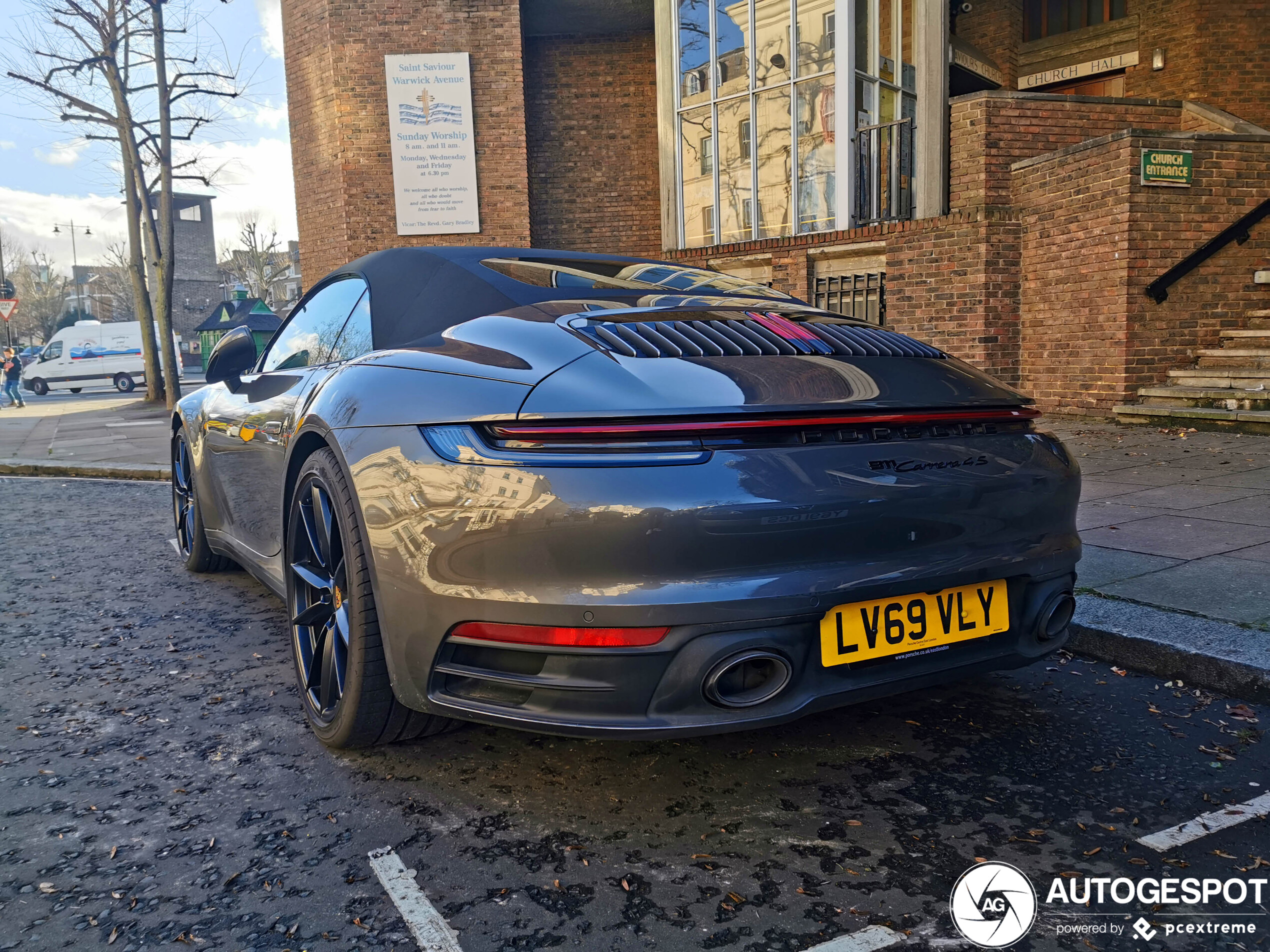 Porsche 992 Carrera 4S Cabriolet