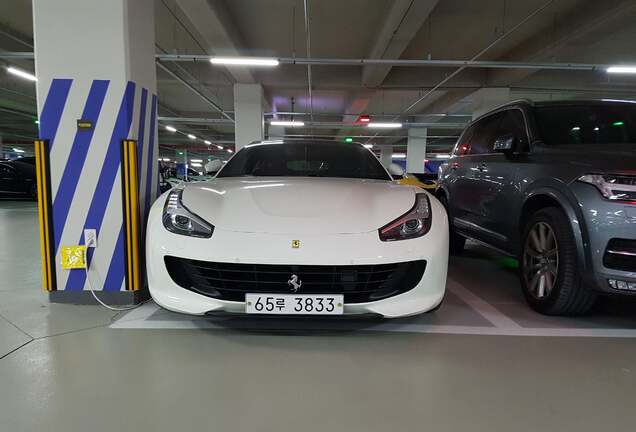 Ferrari GTC4Lusso