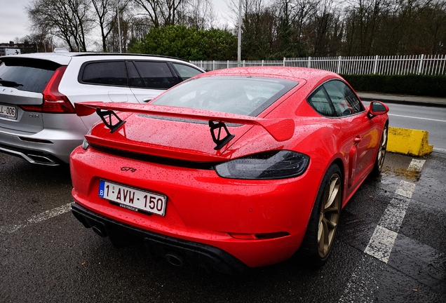 Porsche 718 Cayman GT4