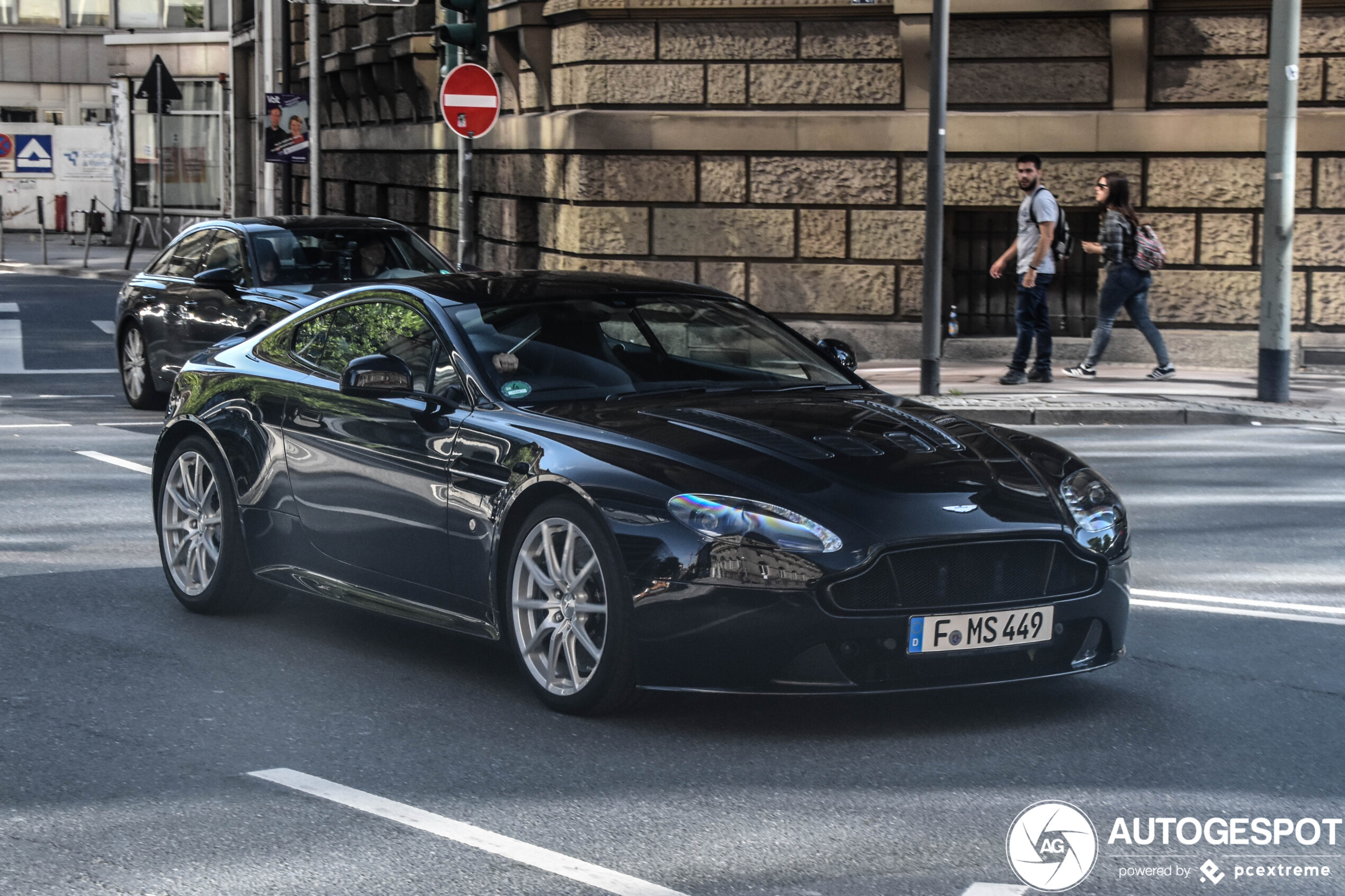 Aston Martin V12 Vantage S