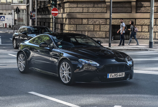 Aston Martin V12 Vantage S