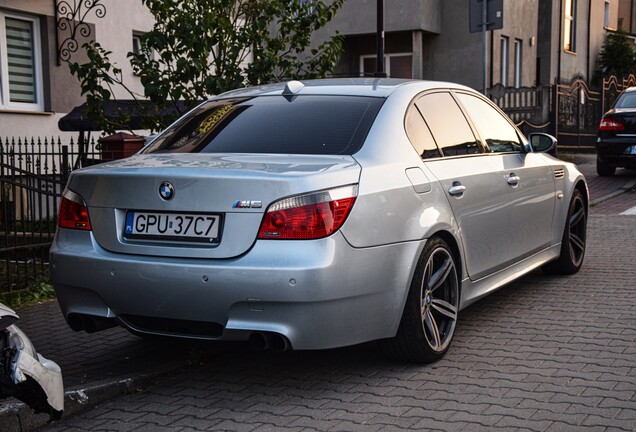 BMW M5 E60 2005