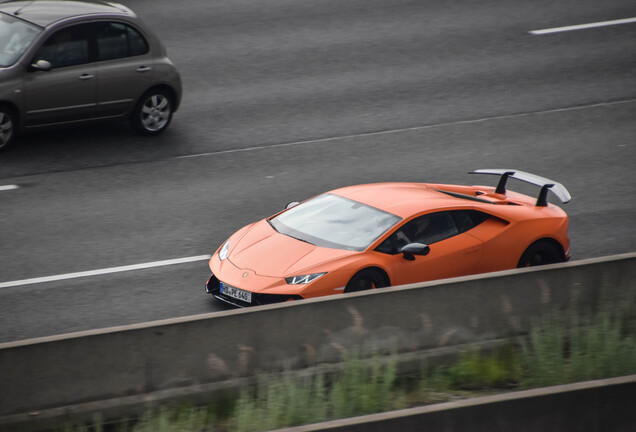 Lamborghini Huracán LP640-4 Performante