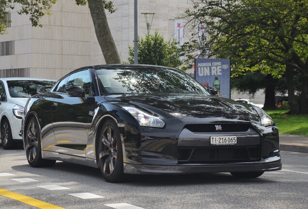 Nissan GT-R