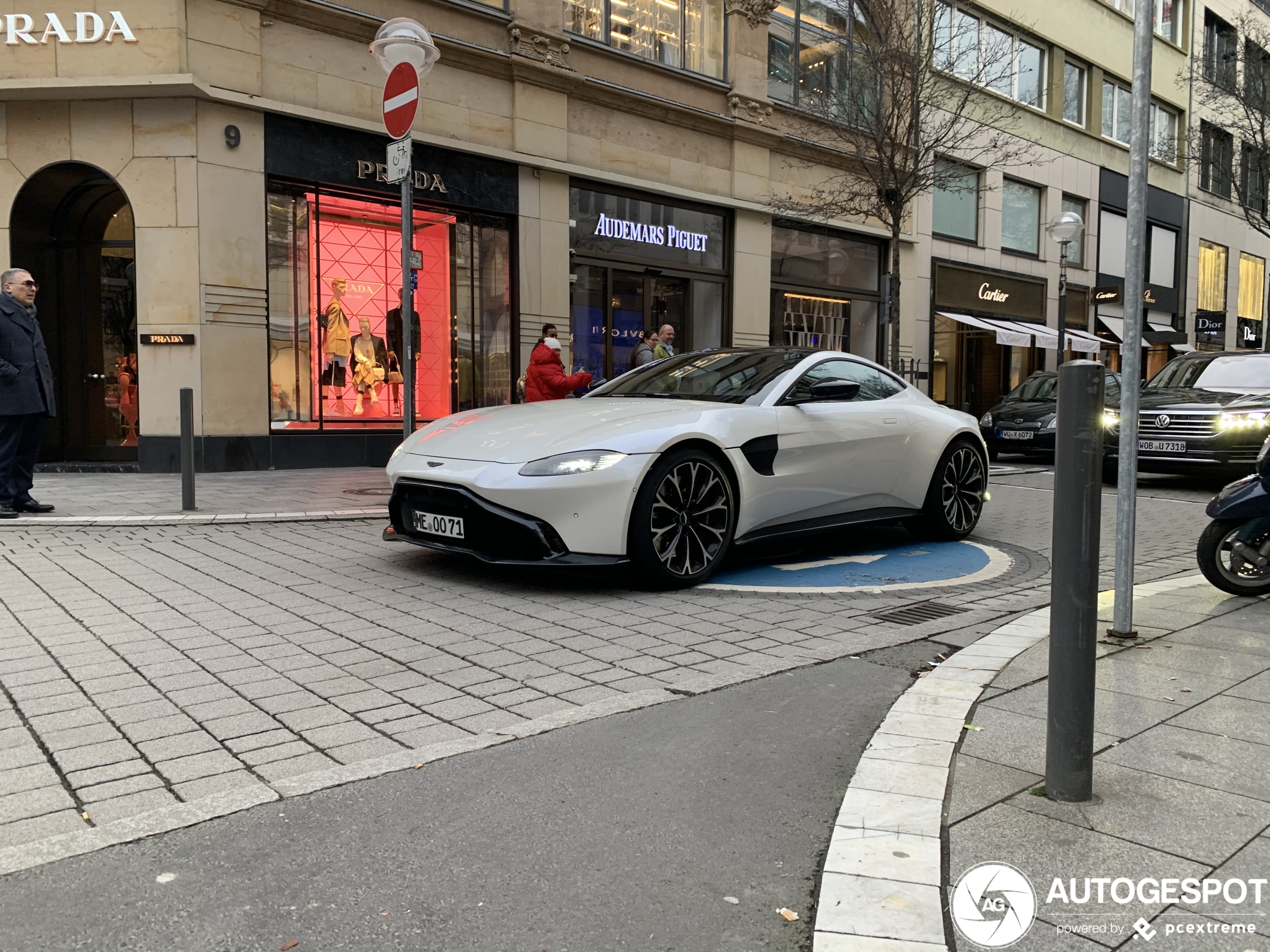 Aston Martin V8 Vantage 2018