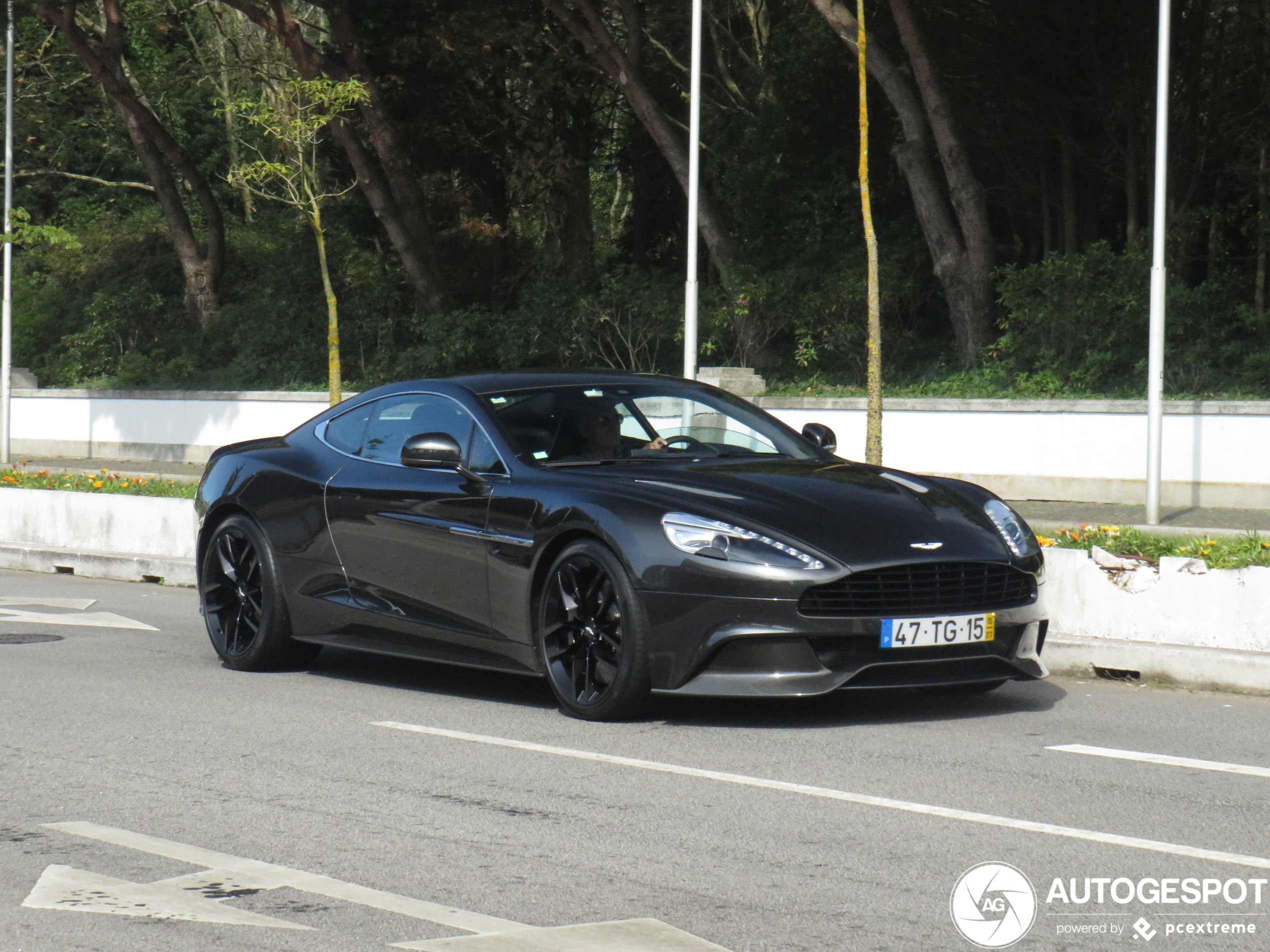 Aston Martin Vanquish 2013