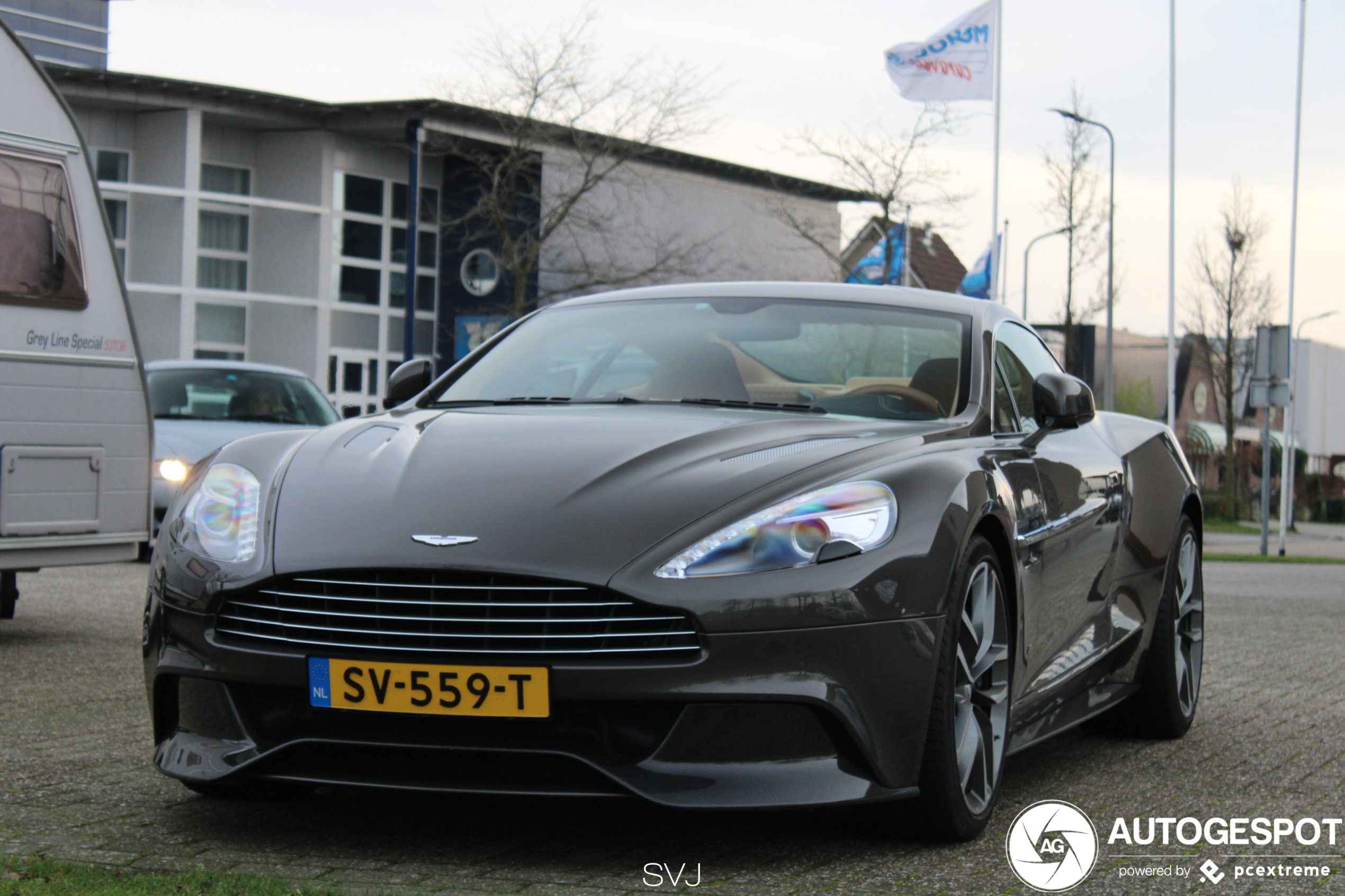 Aston Martin Vanquish 2013