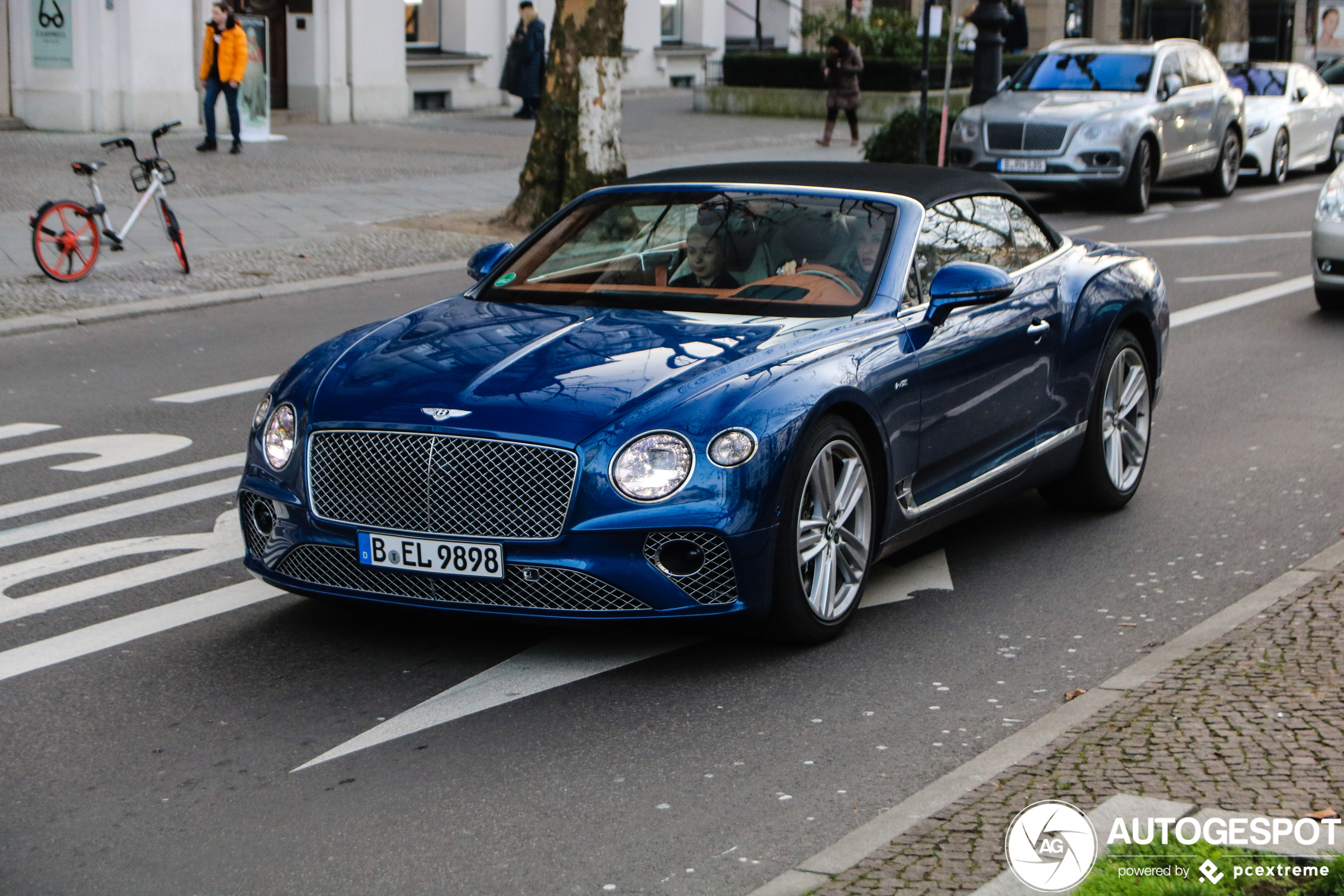 Bentley Continental GTC 2019