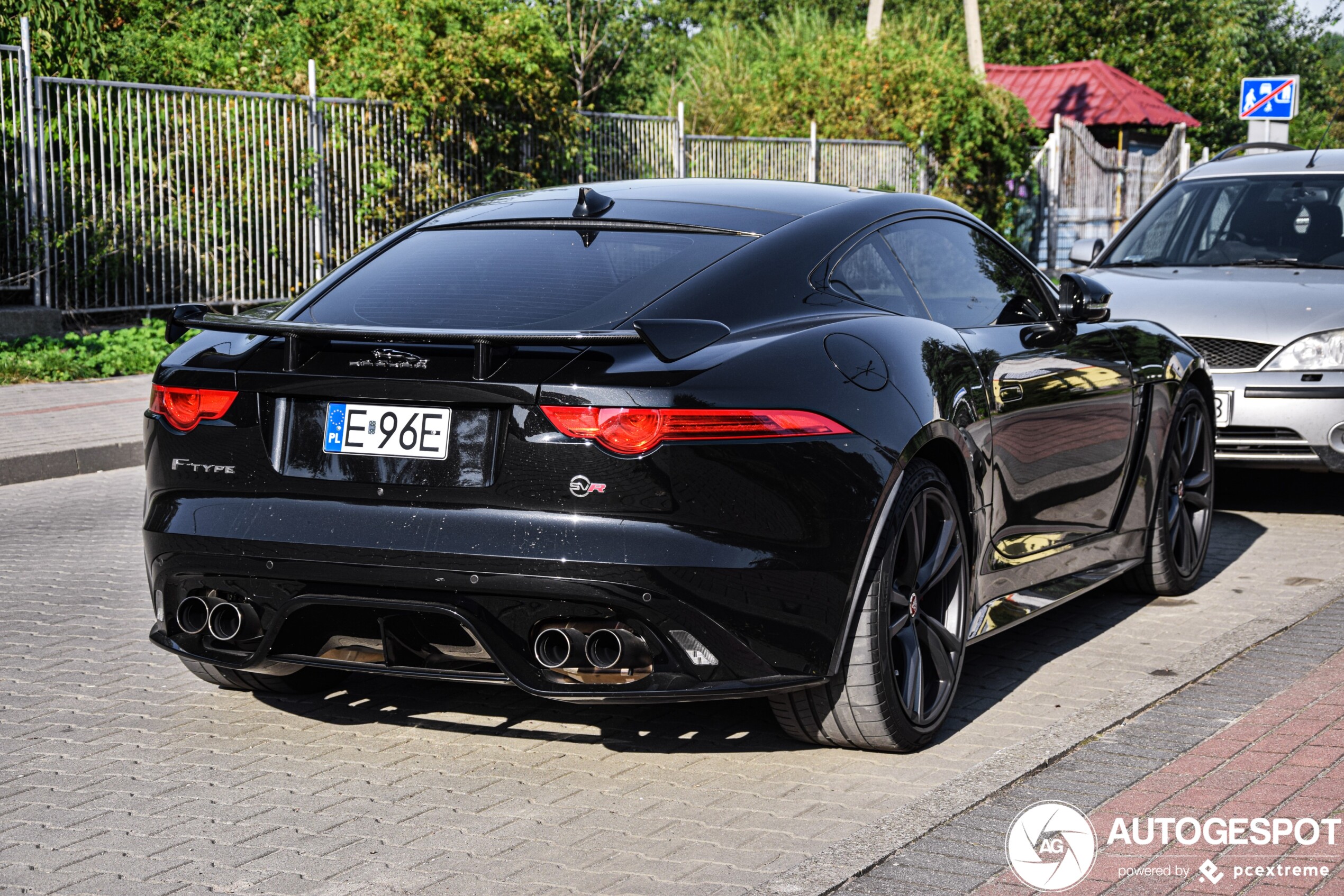 Jaguar F-TYPE SVR Coupé