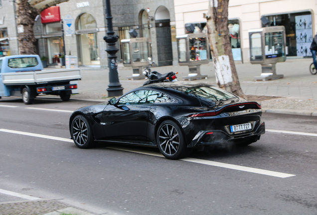 Aston Martin V8 Vantage 2018