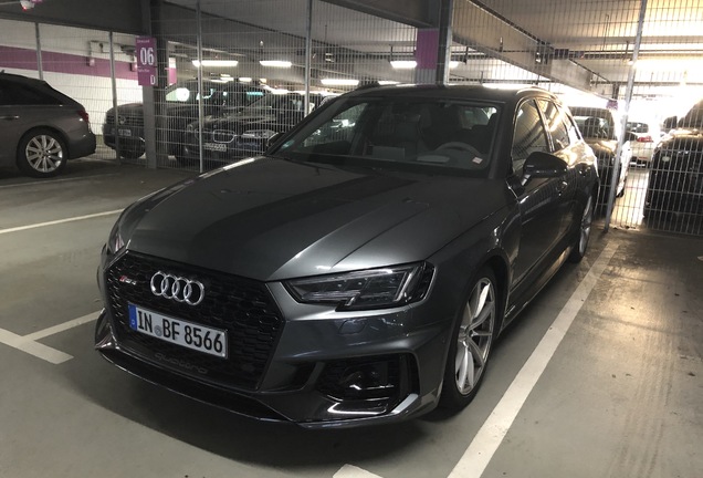 Audi RS4 Avant B9