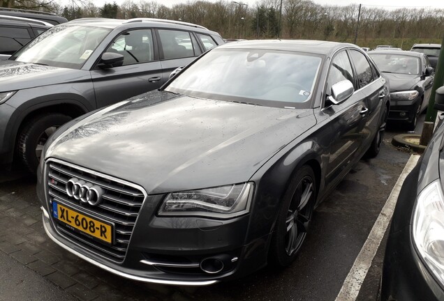 Audi S8 D4