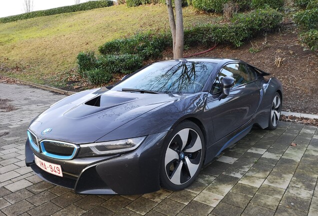 BMW i8