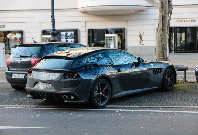 Ferrari GTC4Lusso T